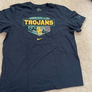 Mens XL USC Trojans Nike t-shirt